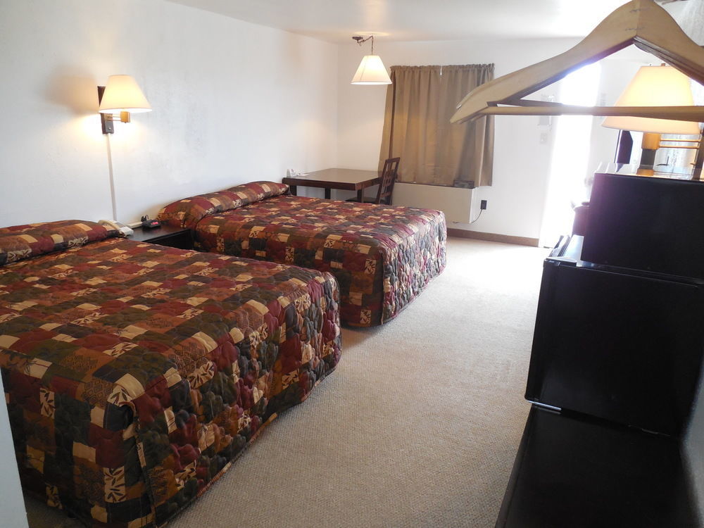 Motel 70 High Hill Екстериор снимка