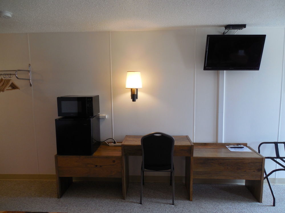 Motel 70 High Hill Екстериор снимка