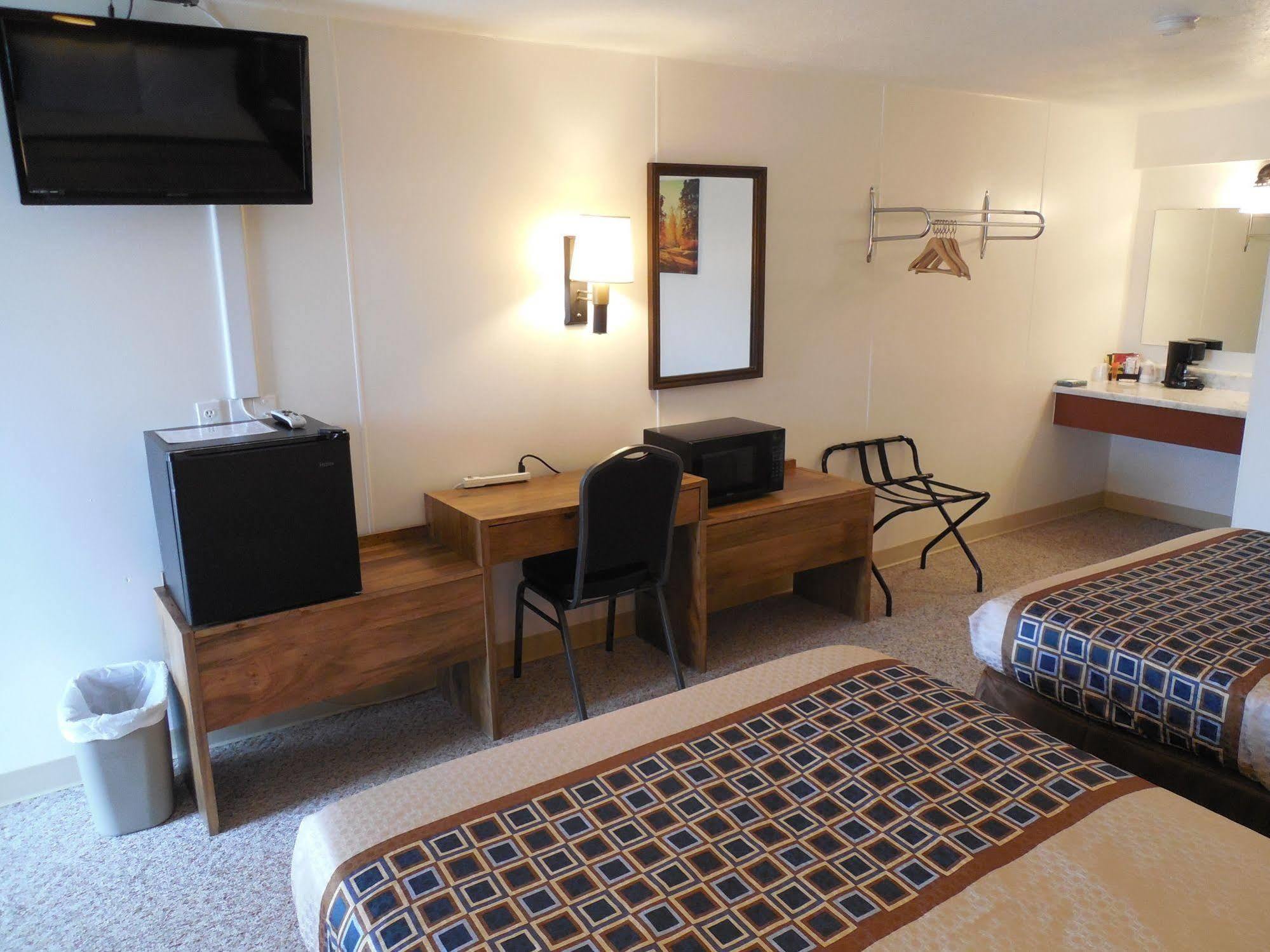 Motel 70 High Hill Екстериор снимка