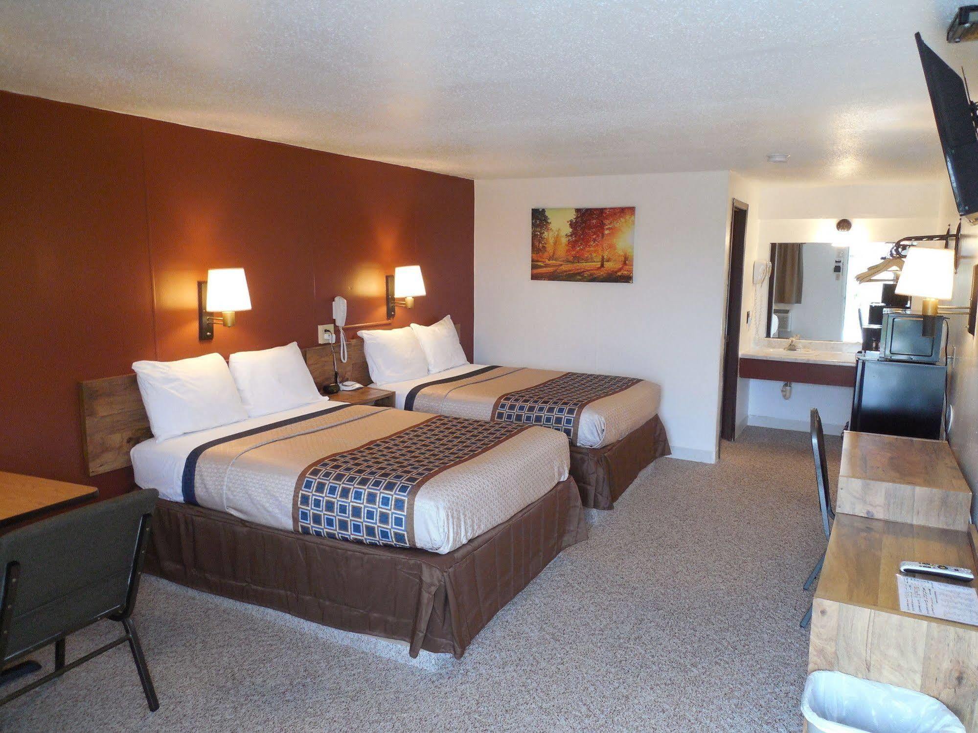 Motel 70 High Hill Екстериор снимка