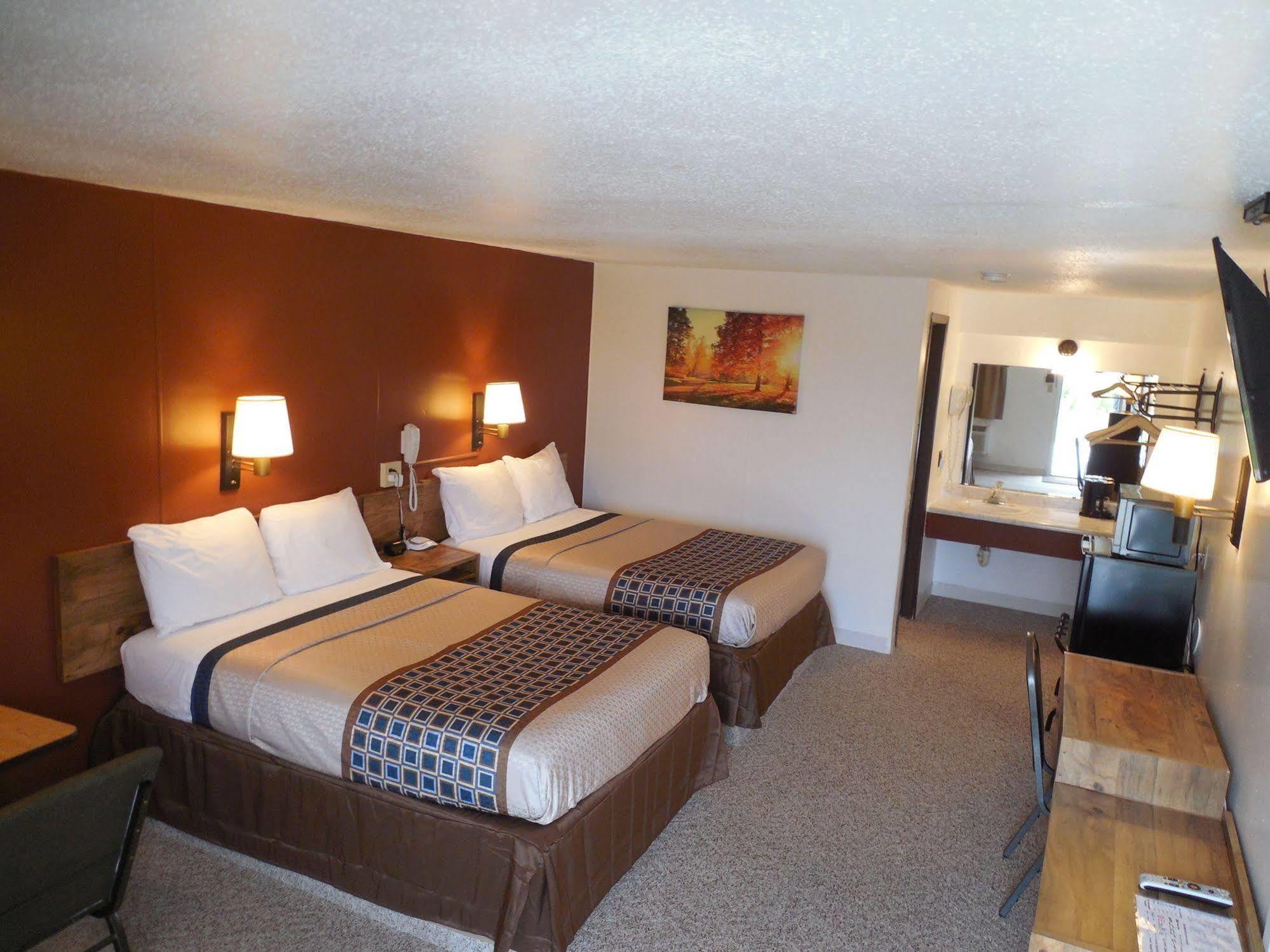 Motel 70 High Hill Екстериор снимка